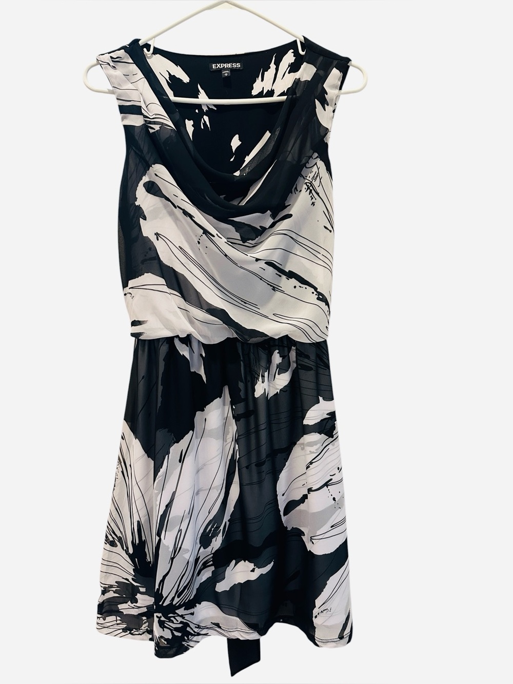 Express Black/White Cowl Neck Sleeveless Floral Chiffon Midi Dress M Indie Twee